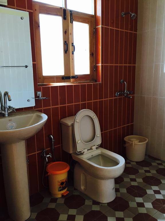 Shalimar Heights Hotel Srīnagar Kültér fotó
