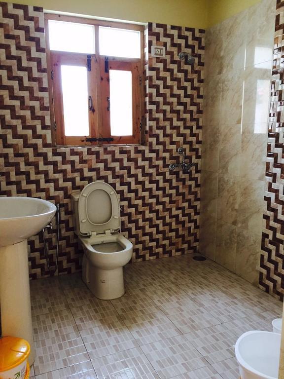 Shalimar Heights Hotel Srīnagar Kültér fotó