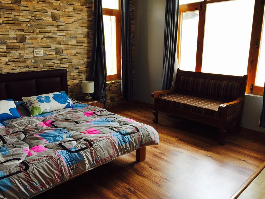 Shalimar Heights Hotel Srīnagar Kültér fotó