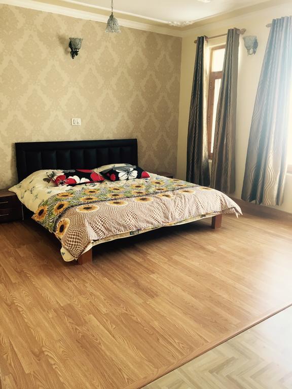 Shalimar Heights Hotel Srīnagar Kültér fotó